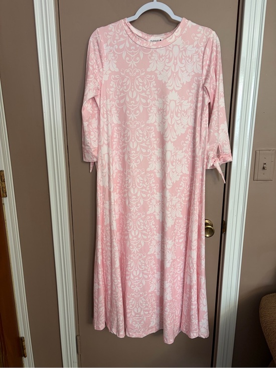 Nuggles Dresses & Skirts - Nuggles Pink Damask Midi Dress